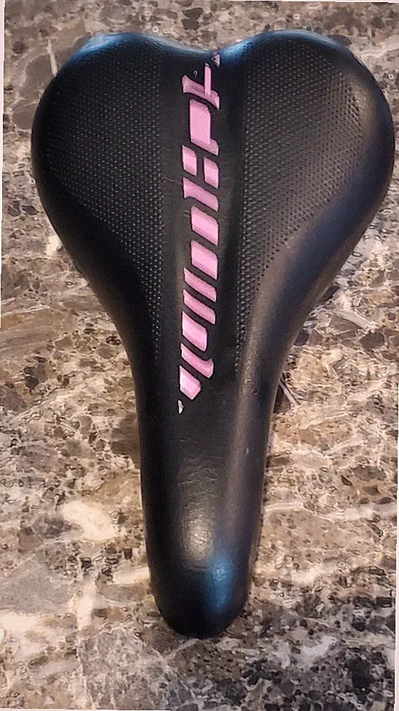 NEW Schwinn Cionlli Hybrid Bicycle Seat Reg. No. UT 4262 CN Touring Black/Purple